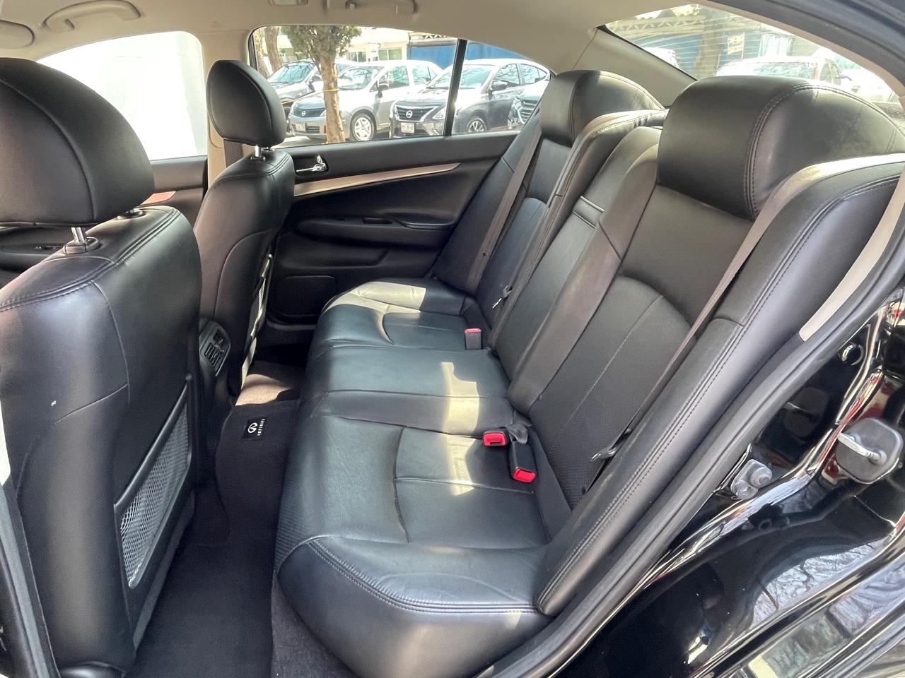 INFINITI 10